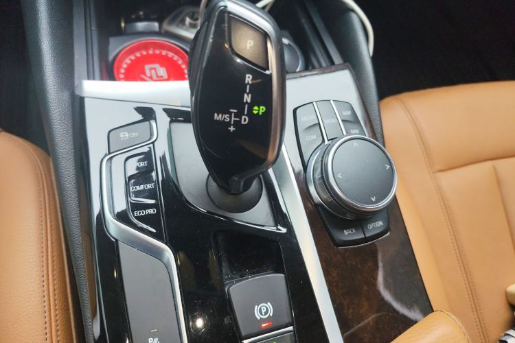 Used BMW 5 Series 2018 528Li Launch Special Edition Gear Lever