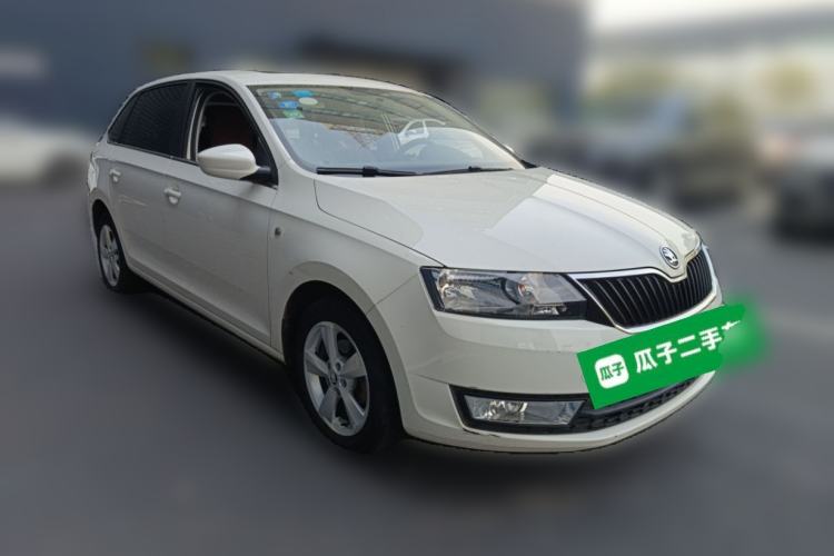 Used Skoda Rapid Spaceback 2016 Revised 1.6L Manual Chuanxing Edition Front Right 45 Deg