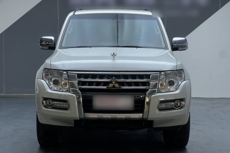 Used Mitsubishi Pajero 