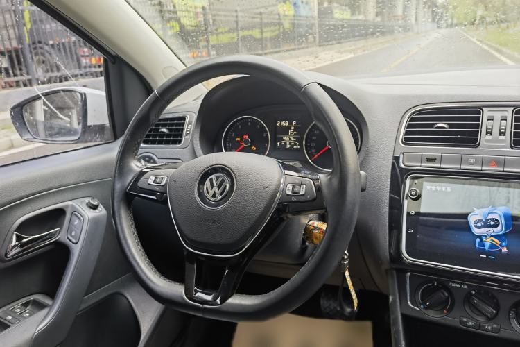 Used Volkswagen Polo 2016 1.6L Automatic Comfort Model Steering Wheel