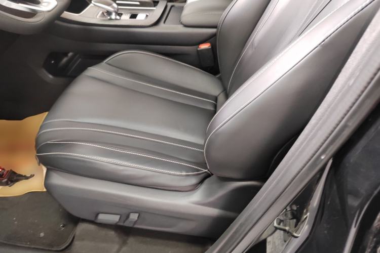 Used Venucia V 2022 260T Black Horse Edition · Idol Left Front Seat