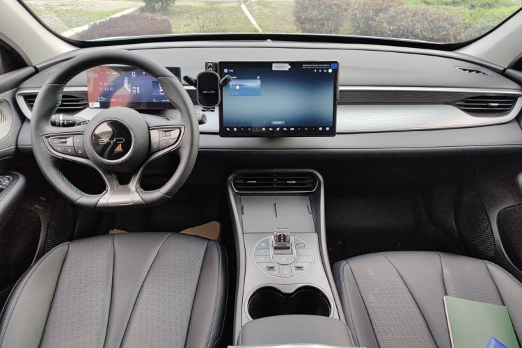 Used BYD Seal 05 DM-i 2025 DM-i Smart Drive 55KM Prestige Model Center Console