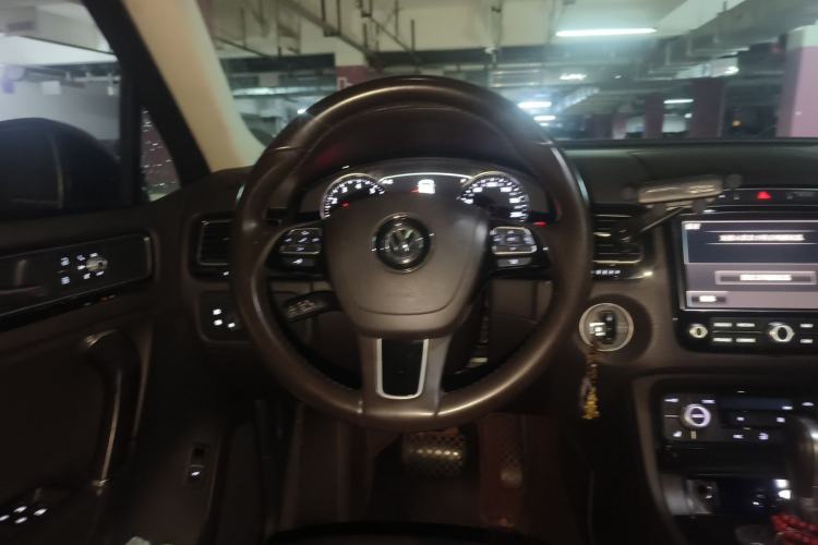 Used Volkswagen Touareg 2016 3.0 TSI Standard Version Steering Wheel