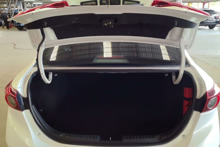 Used Mazda Mazda 3 Axela 2016 Sedan 2.0L Automatic Sport Model