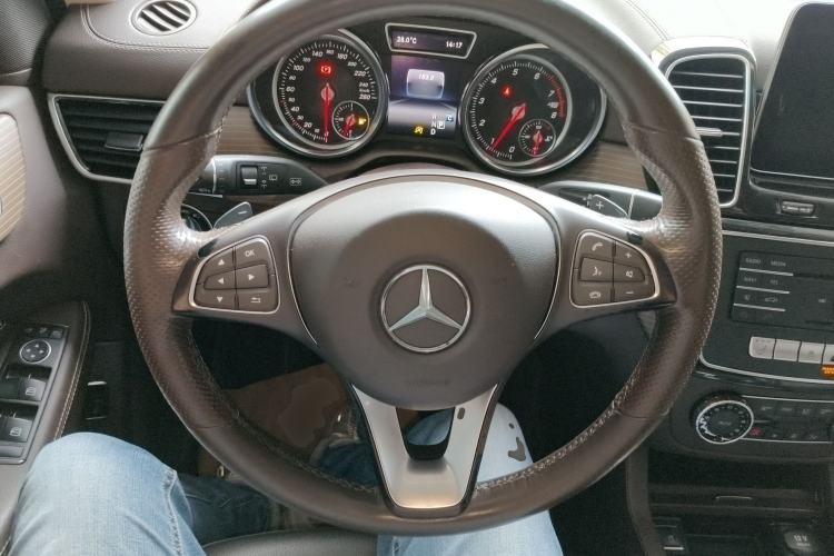 Used Mercedes-Benz GLE 2018 GLE 400 4MATIC Exclusive Edition Steering Wheel