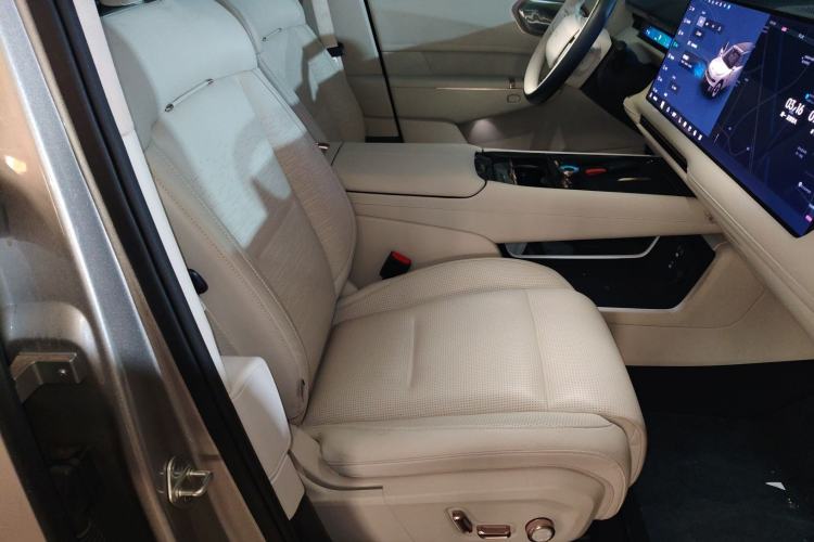 Used Lynk & Co 900 2025 1.5T Ultra
