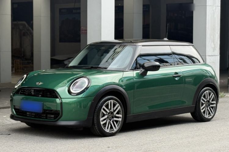 Used MINI 2025 1.5T COOPER Classic Edition
