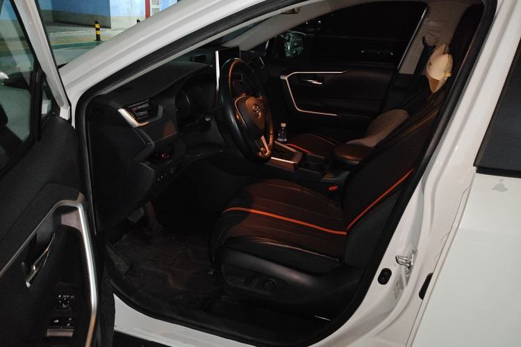 Used Toyota RAV4 Rongfang Plug-in Hybrid 2022 2.5L Two-Wheel Drive Elite Pro Left Front Seat