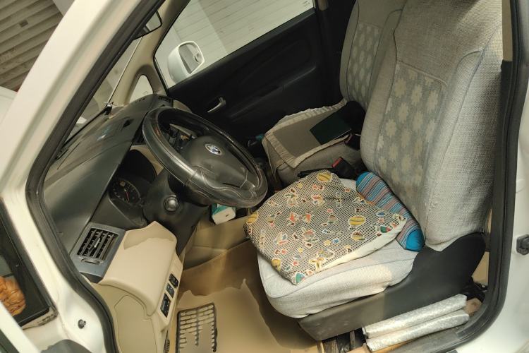 Used Venucia R50 2013 1.6L Manual Fashion Edition