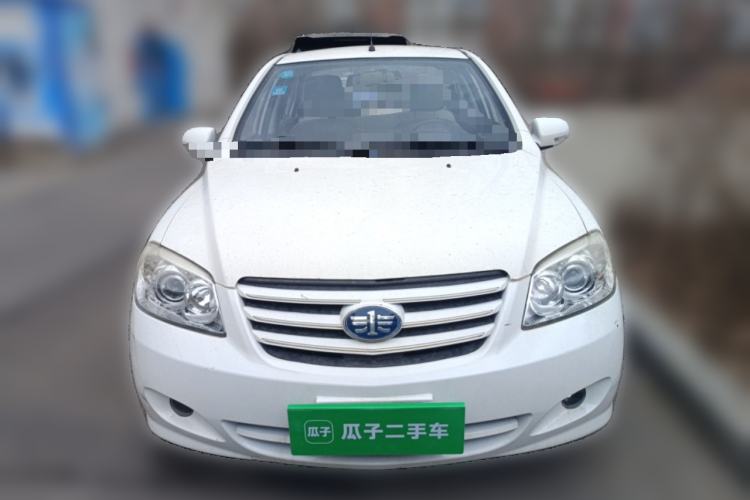 Used FAW Xiali N5 2014 1.3L Manual Comfort Version Front
