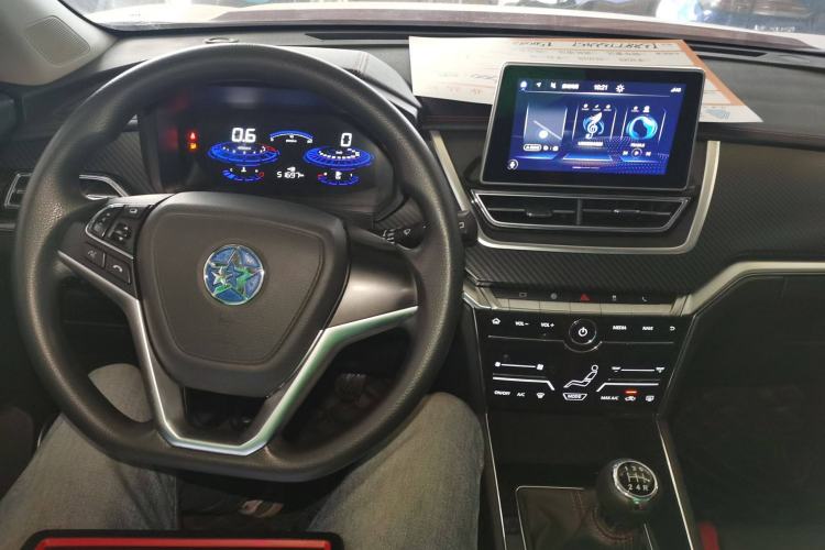 Used Venucia T60 2018 1.6L Manual ZhiShang Edition China V Standard
