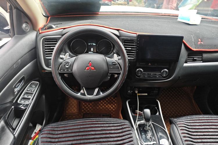 Used Mitsubishi Outlander 2019 2.4L 4x4 Zhi Xiang Edition 5 Seats China VI Standard
