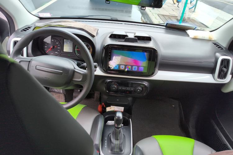 Used Roewe Clever 2021 302 km New Four-Seater Super-Efficient Version Center Console