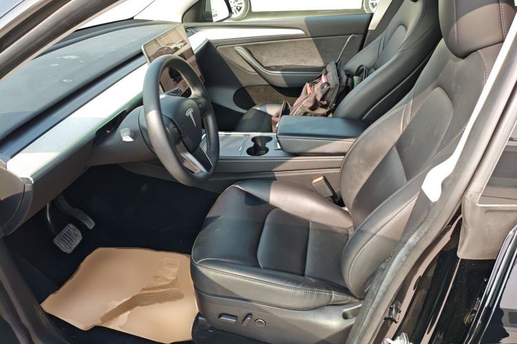 Used Tesla Model Y 2023 Rear-Wheel-Drive Version Left Front Seat