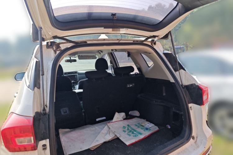 Used Haval M6 2017 1.5T Automatic Two-Wheel Drive Urban Model Trunk