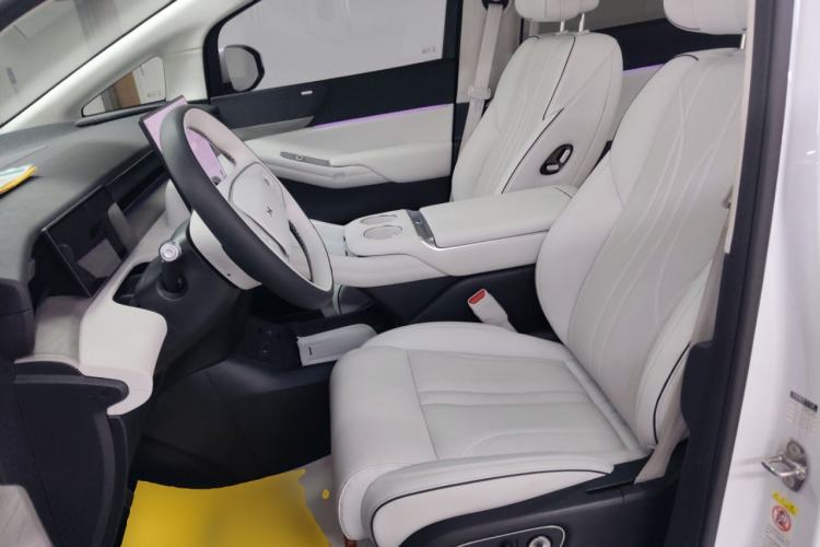 Used XPeng X9 2024 640 All-Wheel Drive High-Performance Max
