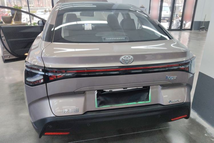 Used Toyota bZ3 2023 616 km Long-Range Premium
