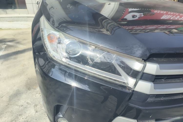 Used Toyota Highlander 2018 2.0T Four-Wheel Drive Luxury Edition 7 Seats China V Emission Standard