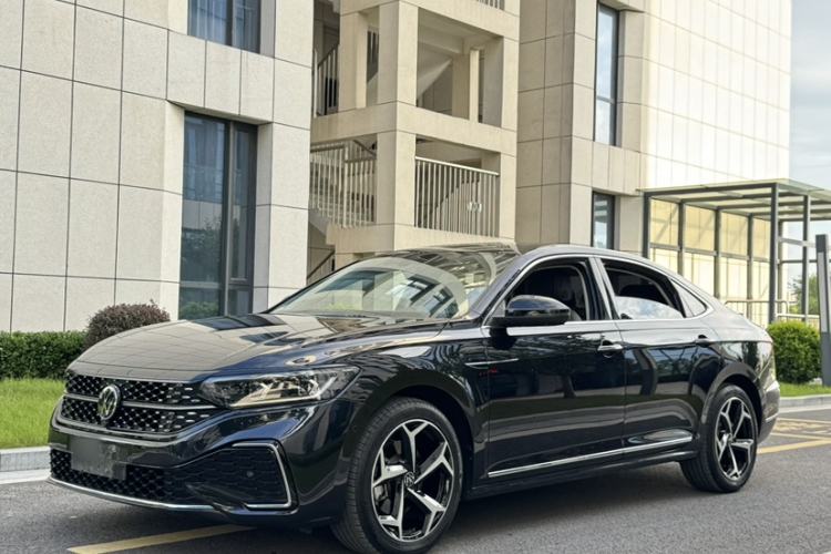 Used Volkswagen Passat 2024 380TSI Starry Dragon Edition Guazi used car, China used car export, Used car for sale, Used cars, Cheapest cars for sale