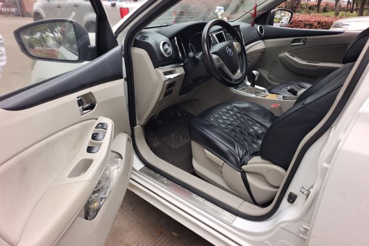 Used Venucia T70 2015 2.0L Manual RuiQu Version Driver Seat