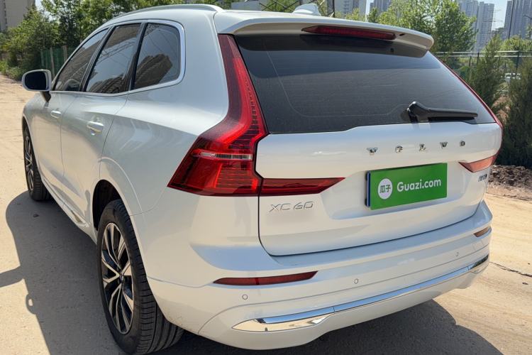 Used Volvo XC60 2024 B5 4x4 Smart Luxury Edition Exterior 5