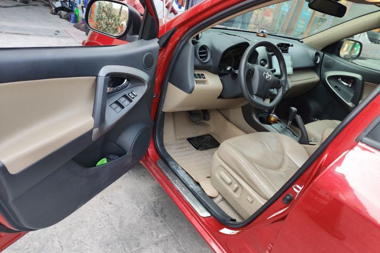 Used Toyota RAV4 2011 2.4L Automatic 4x4 Supreme Navigation Edition
