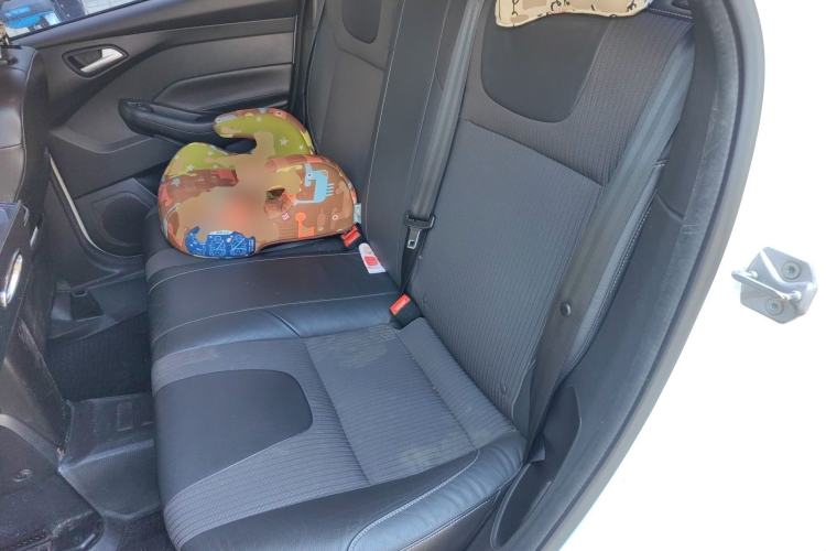 Used Ford Focus 2012 Hatchback 1.6L Automatic Fashion Edition
