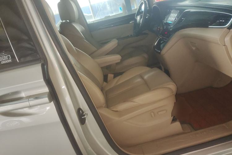 Used Buick GL8 2017 ES 28T Luxury Model China V Standard Right Front Seat