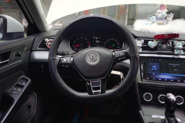 Used Volkswagen Lamando 2017 230TSI DSG Fashion Edition Steering Wheel