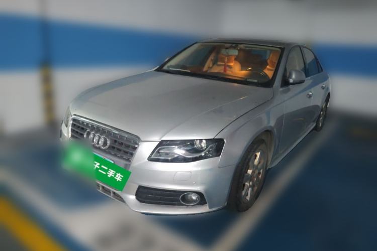 Used Audi A4L 2012 2.0 TFSI automatic Comfort trim level