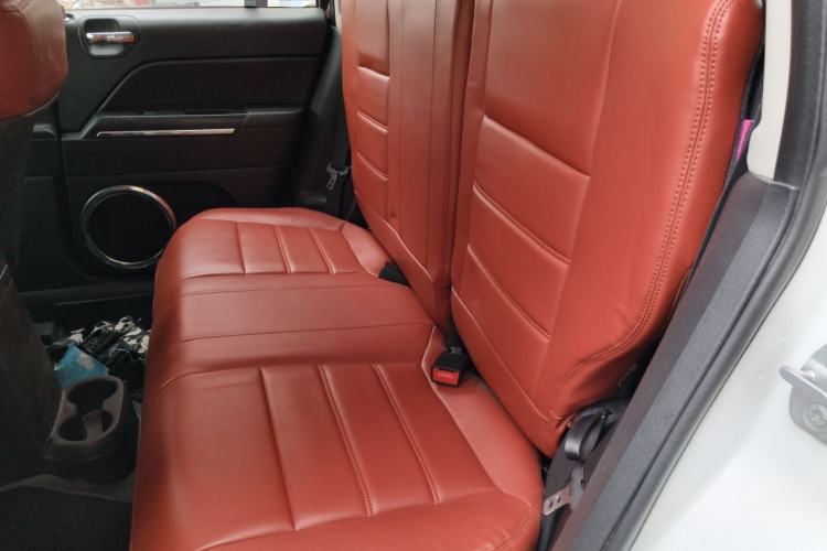 Used Jeep Compass 2014 Revised Version 2.0L Two-Wheel Drive Entry-Level Edition Left Rear Seat