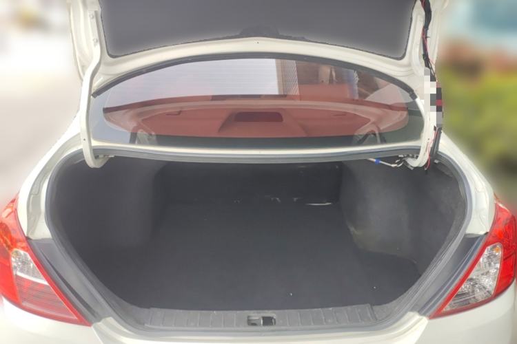 Used Nissan Sunny 2015 1.5XE Manual Comfort Edition Trunk