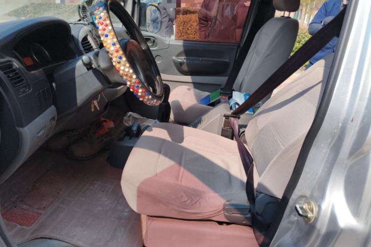 Used FORTHING Lingzhi 2014 V3 1.5L 7-Seater Comfort Model Left Front Seat