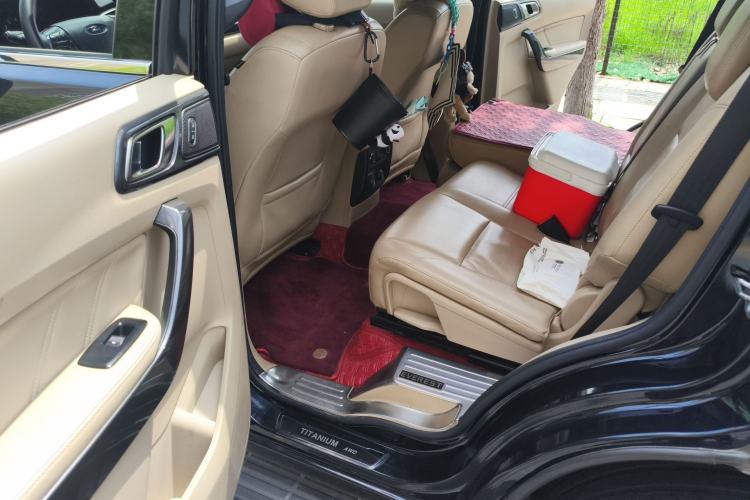 Used Ford Everest 2016 2.0T Gasoline Automatic 4x4 Flagship Edition Left Rear Seat