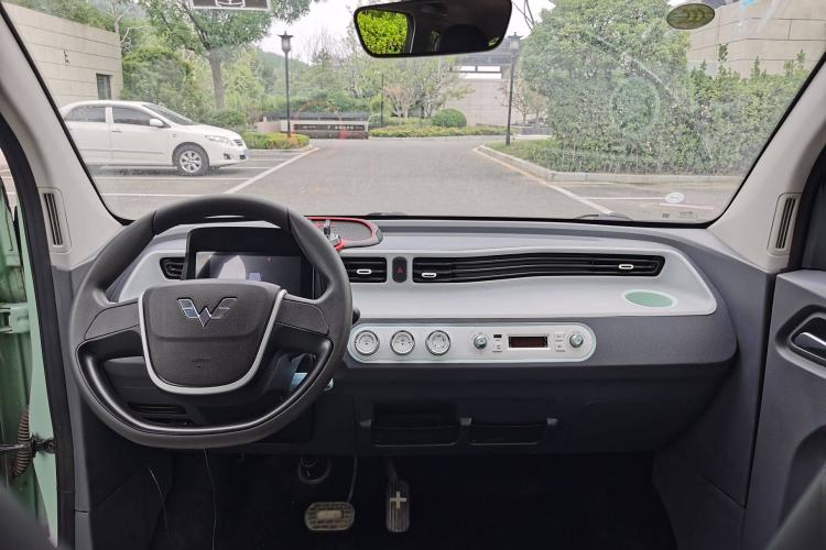 Used Wuling Hongguang MINIEV 2021 Macaron Fashion Model Lithium Iron Phosphate