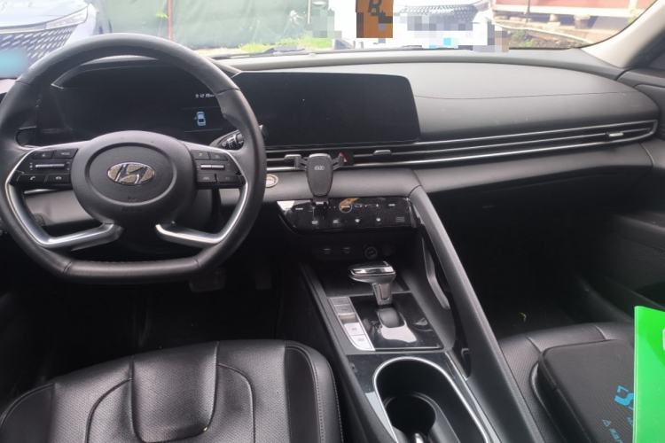 Used Hyundai Elantra 2021 1.5L CVT LUX Prestige Edition