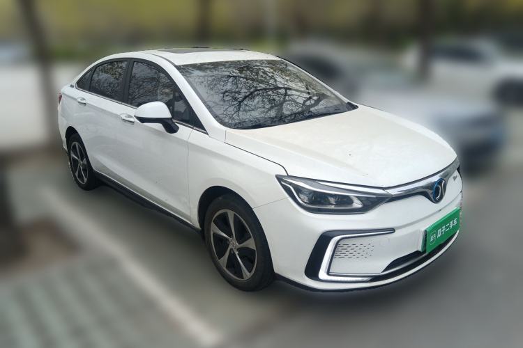 Used BAIC Beijing EU5 2018 R550 Smart Trend Edition Front Right 45 Deg