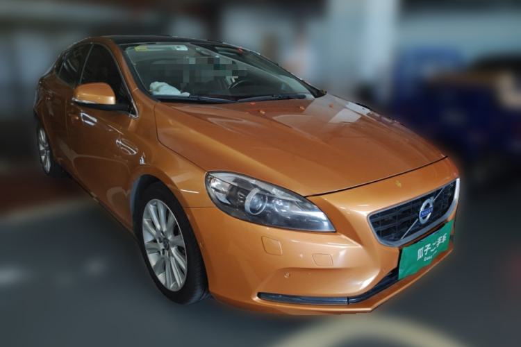 Used Volvo V40 2014 2.0T Zhiya Edition
