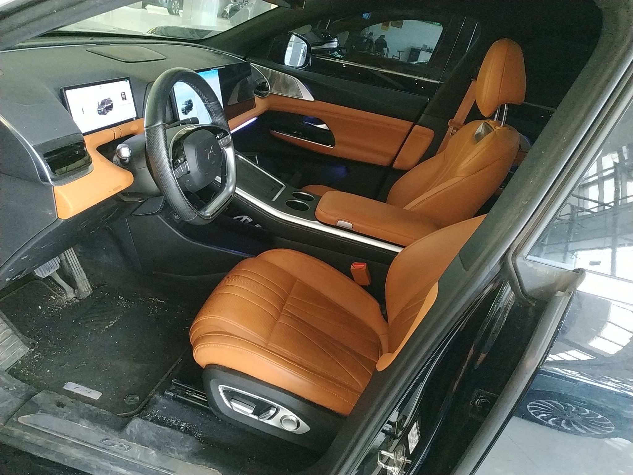 المقاعد الأمامية داخل السيارة