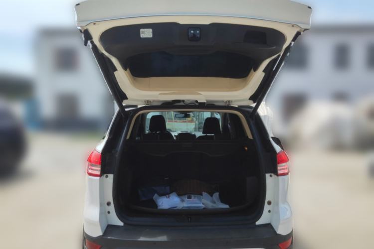 Used Ford Kuga 2015 2.0L GTDi Four-Wheel-Drive Sport Model Trunk