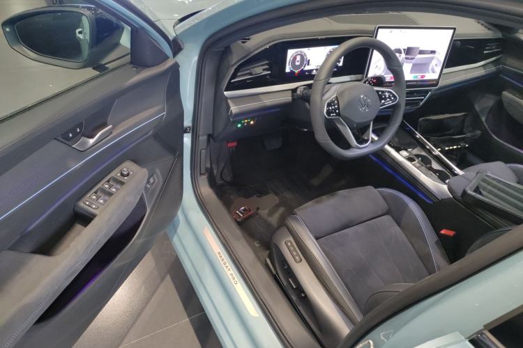 Used Volkswagen Passat 2025 Pro 380TSI Starry Dragon Luxury Edition
