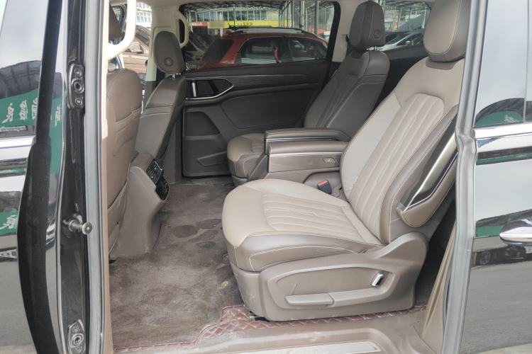 Used Volkswagen Viloran 2023 330TSI Luxury Edition
