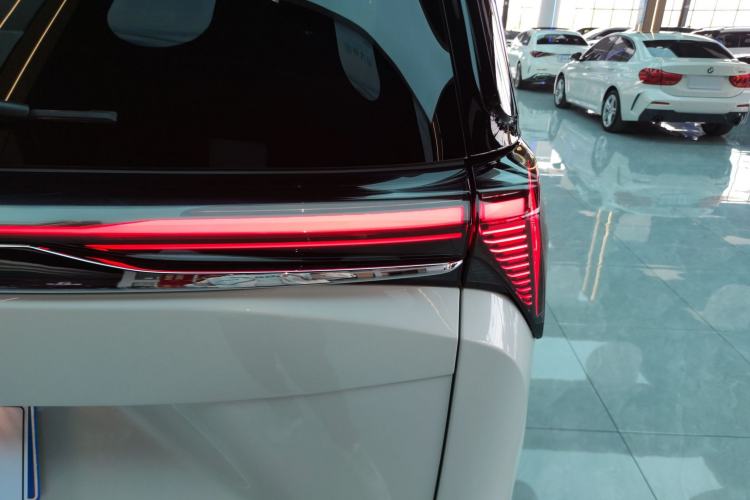 Used Buick GL8 2025 Lu Zun Deluxe Edition Exterior 1