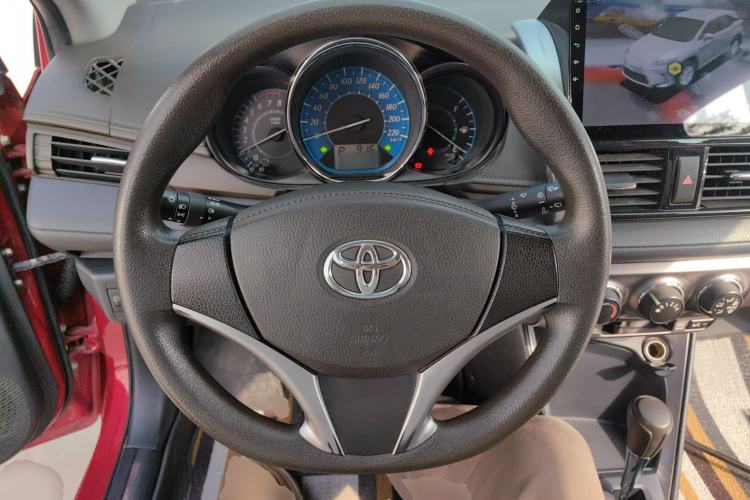 Used Toyota YARiS L Zhi Xuan 2015 1.5E Automatic Charm Edition Steering Wheel