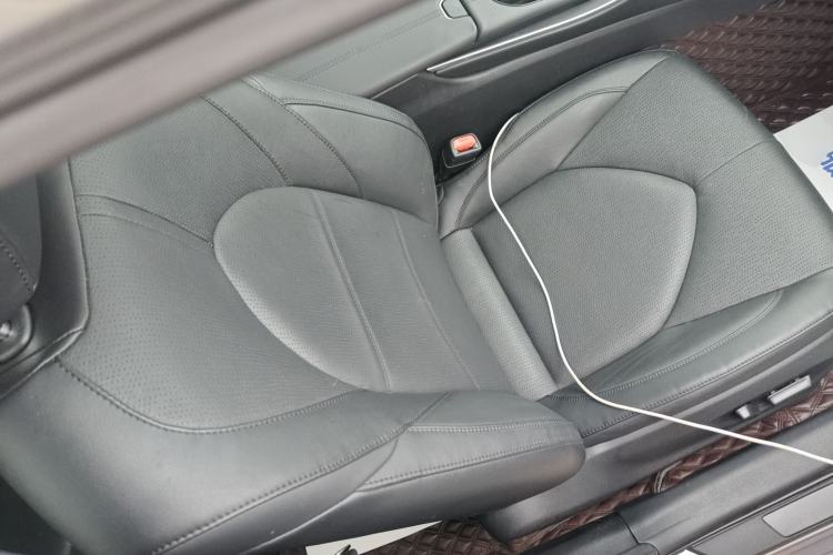 Used Toyota Avalon 2019 2.0L XLE Premium Edition China VI Right Front Seat