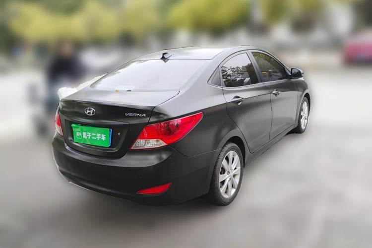 Used Hyundai Verna (older generation) 2010 Sedan 1.4L Automatic Luxury GLS Trim Rear Right 45 Deg