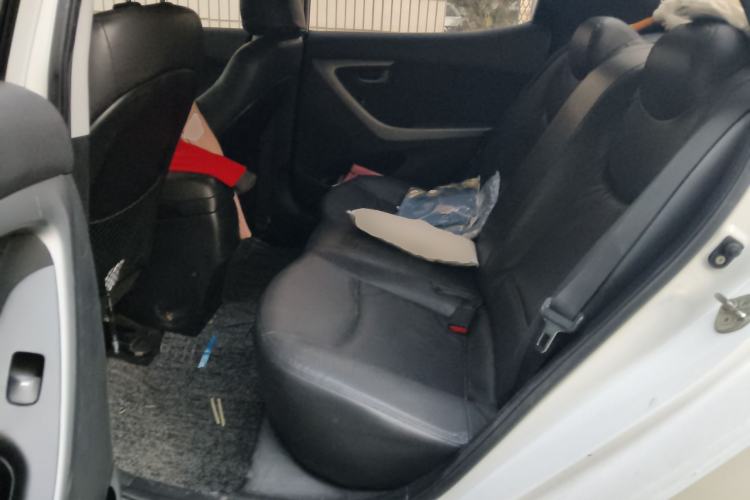 Used Hyundai Elantra (5th Generation / Langdong) 2016 1.6L Automatic Smart Version
