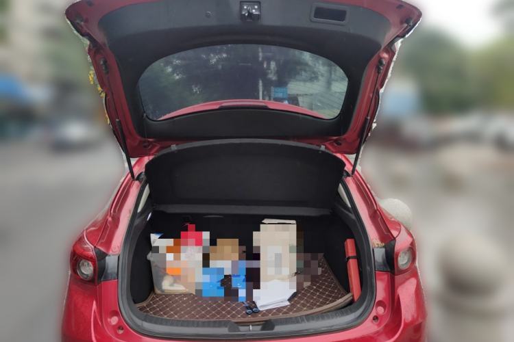 Used Mazda 3 Axela 2017 Hatchback 2.0L Automatic Sport Model China V Emission Standard Trunk