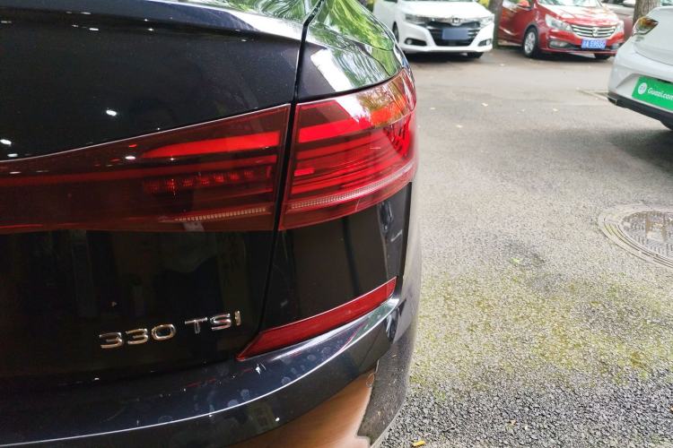 Used Volkswagen Passat 2022 330TSI Starry Luxury Edition Right Rear Taillight