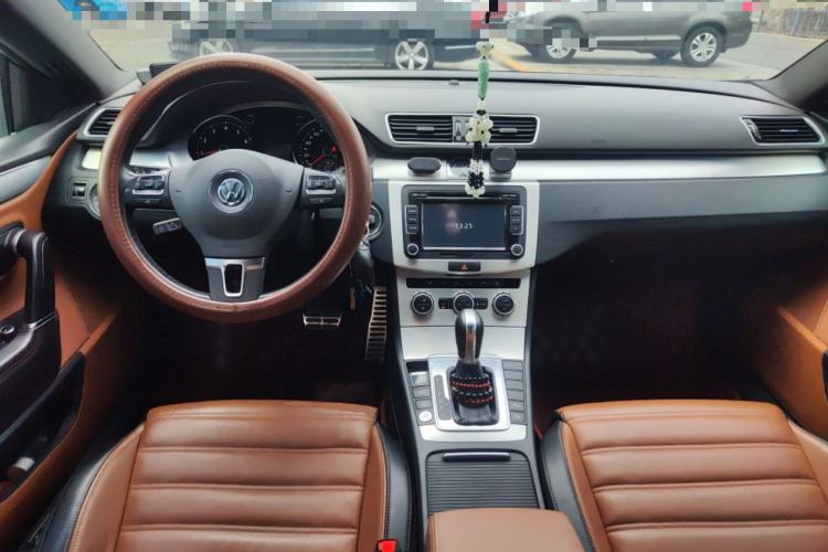 Used Volkswagen FAW-Volkswagen CC 2013 2.0 TSI Luxury Model Center Console